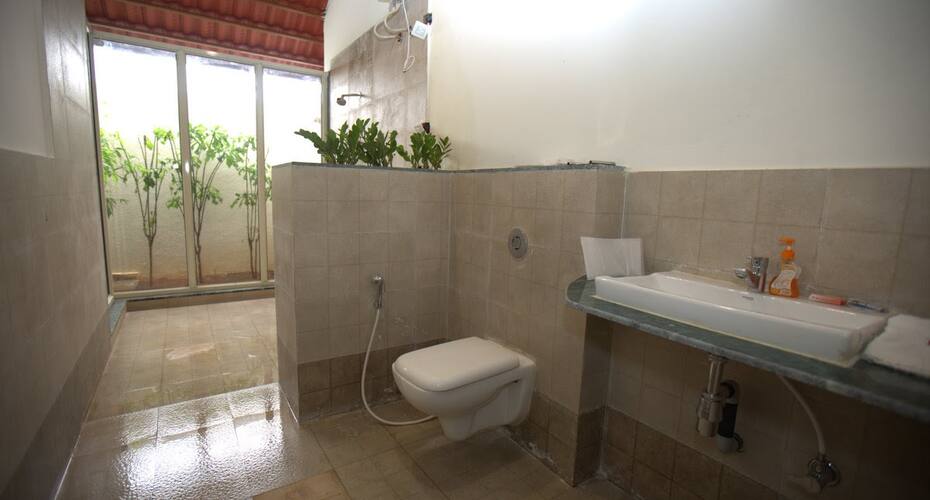 Super Deluxe Room accommodation at Malshej, Malshej Ghat 4